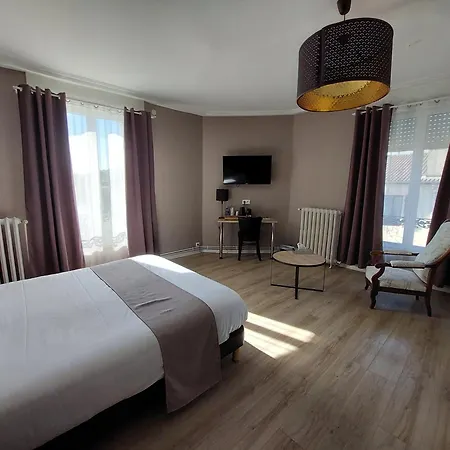 Logis Des Voyageurs Hotel