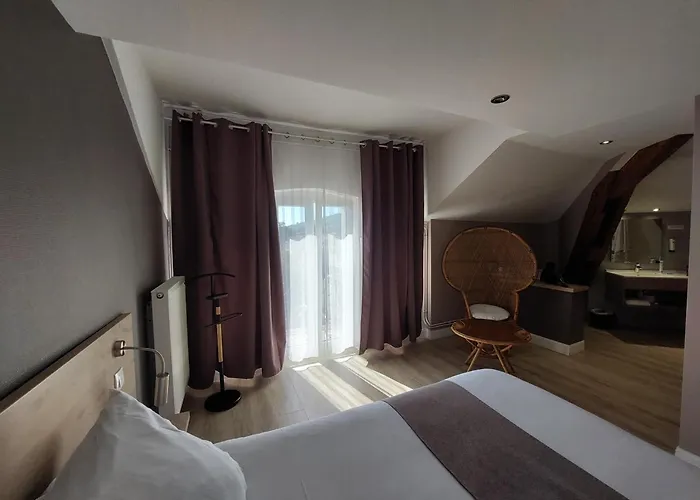 호텔 Logis Des Voyageurs 3*